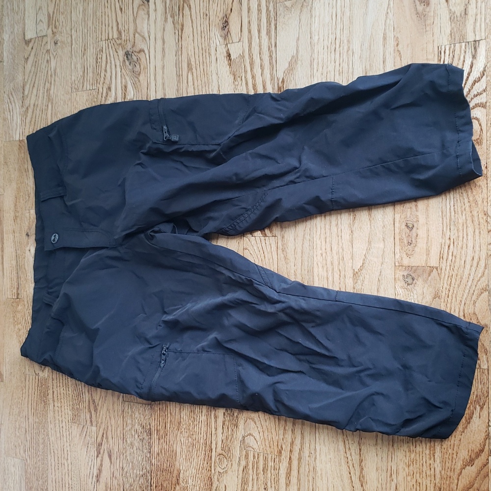 (8) Windriver Cargo Capri Hiking Gorpcore Athleisure Cropped Outdoor Activewear